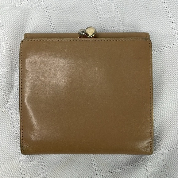 Ferragamo Compact Wallet Beige Leather Gancini Clasp and Kisslock - Picture 5 of 17